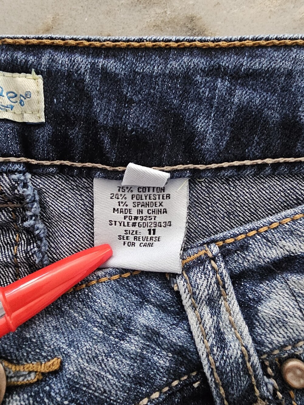 Paris Blues Vintage Y2K Denim Capris Size 11 Dark Wash Cropped Jeans Low Rise - Picture 4 of 7